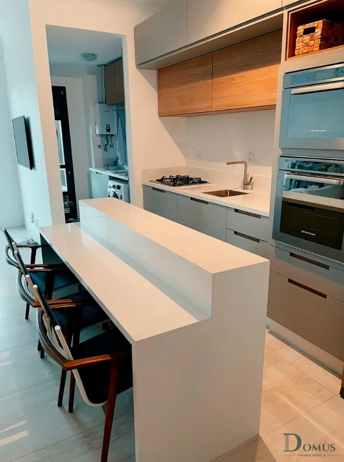 Piso em porcelanato marmorizado de grande formato